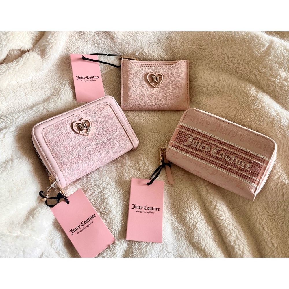 JUICY COUTURE Powder Blush Wall Set✨✨